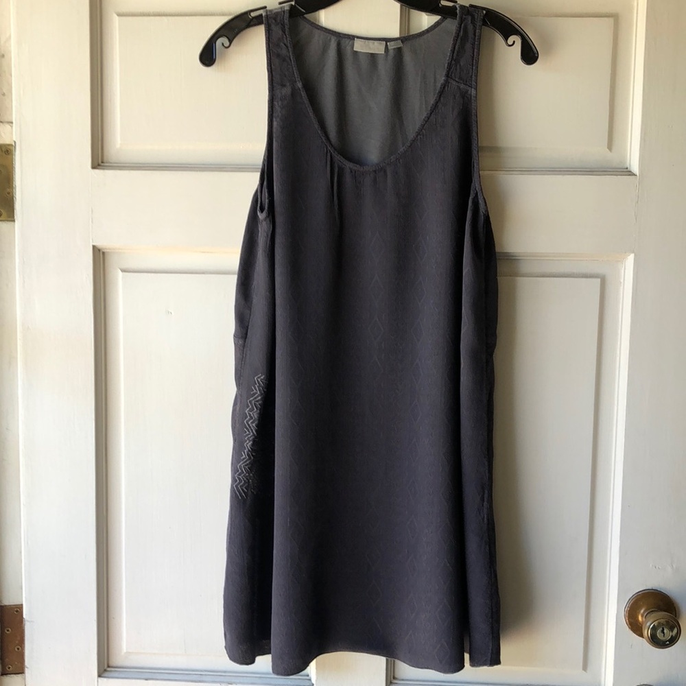 Hinge Embroidered Gray Slip on Dress Size S
